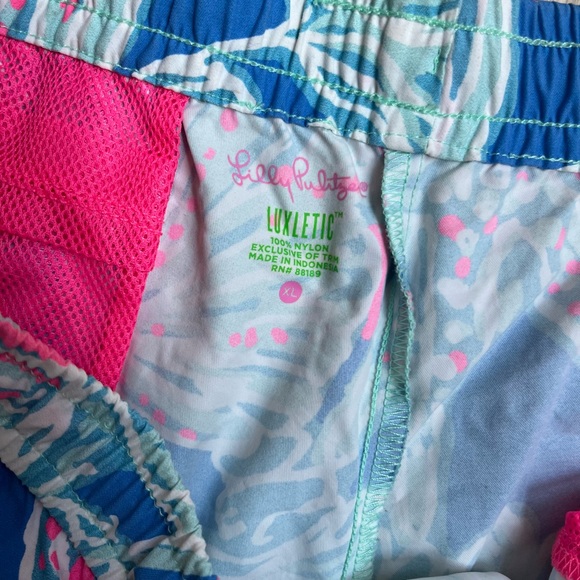 Lilly Pulitzer Luxletic Shorts Size XL blue pink. 1268 - Picture 3 of 4
